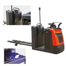 Low-level order picker with 2500 kg load capacity