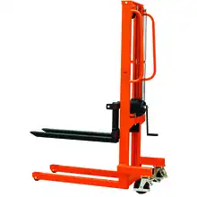 Manual winch stacker 500 and 1000 kg
