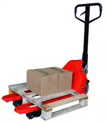 Manual pallet truck for half sized pallets 1500 kg